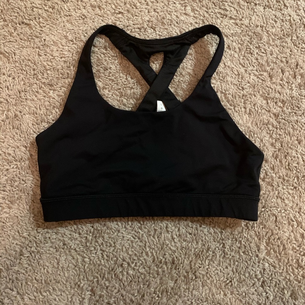 Black Lululemon sports bra